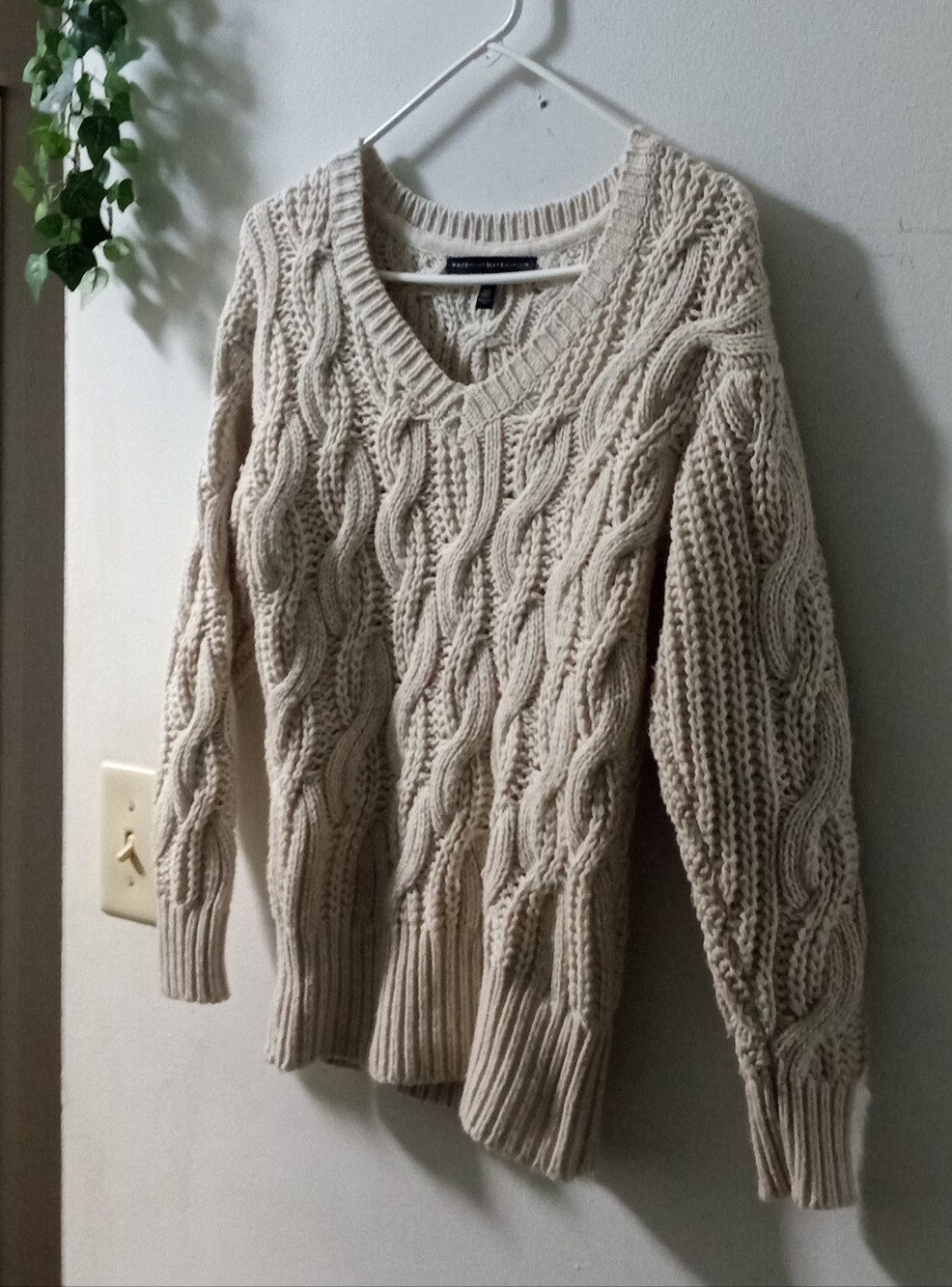 White House Black Market Cream Cable-Knit V-Neck Sweater